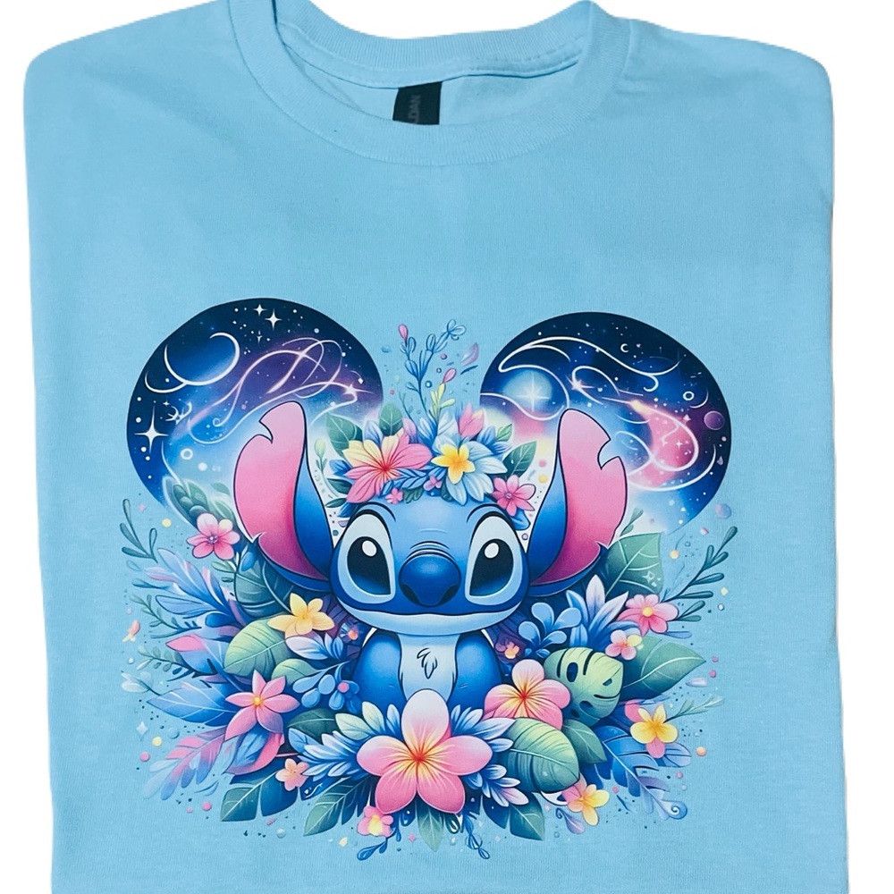 Blue and Pink Short Sleeve T-Shirt with Stitch Graphic Size Youth Small